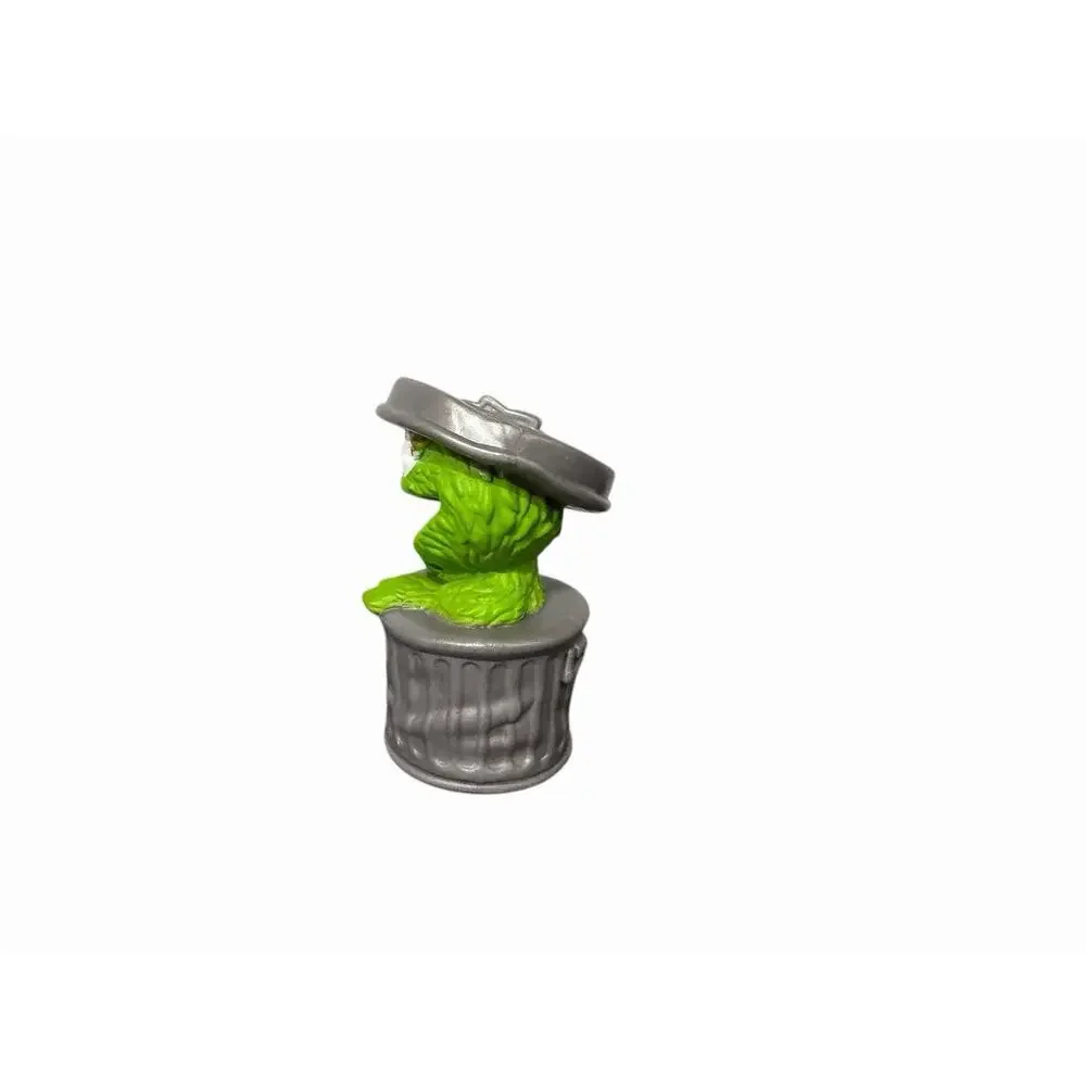 Hasbro Sesame Street Oscar The Grouch Cake Topper Toy 3